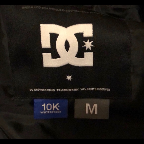 DC Baja pattern 10k snowboard jacket - Picture 6 of 10
